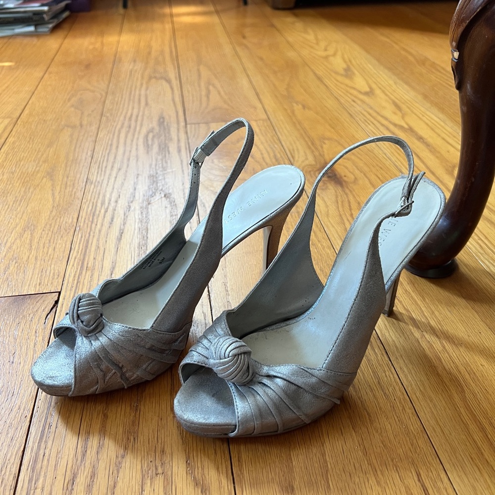 Nine West silver knot heel